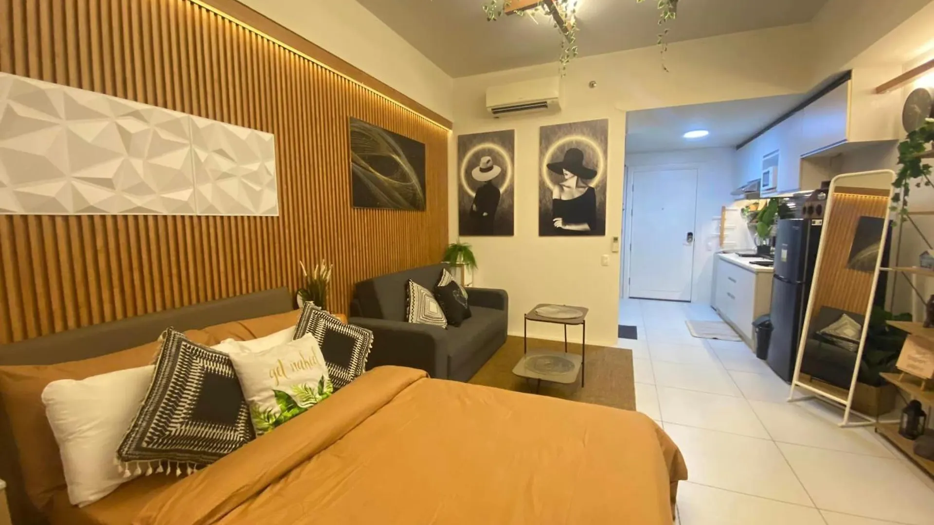 Twin Oaks Near Mrt Shaw, Megamall, Shangri-La Plaza マニラ市 フィリピン