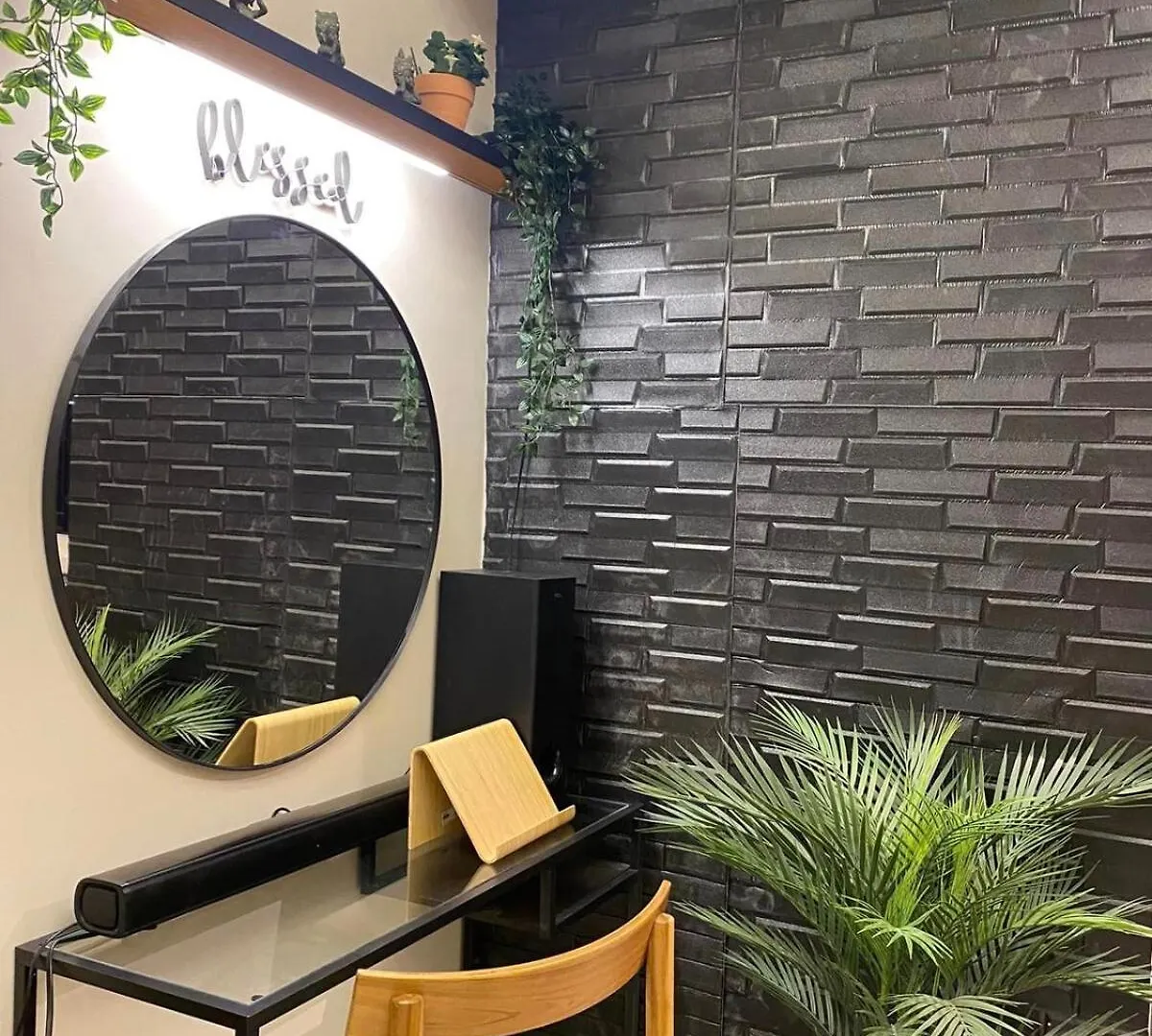 Twin Oaks Near Mrt Shaw, Megamall, Shangri-La Plaza マニラ市